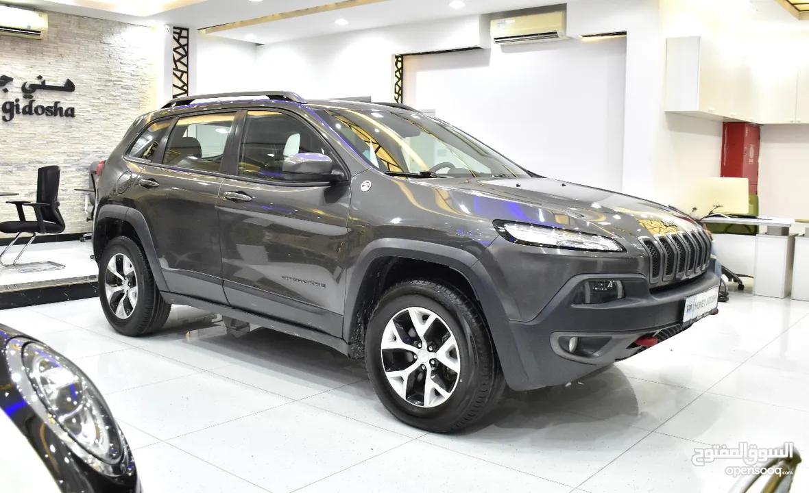 Jeep Cherokee TrailHawk ( 2014 Model ) in Grey Color GCC Specs