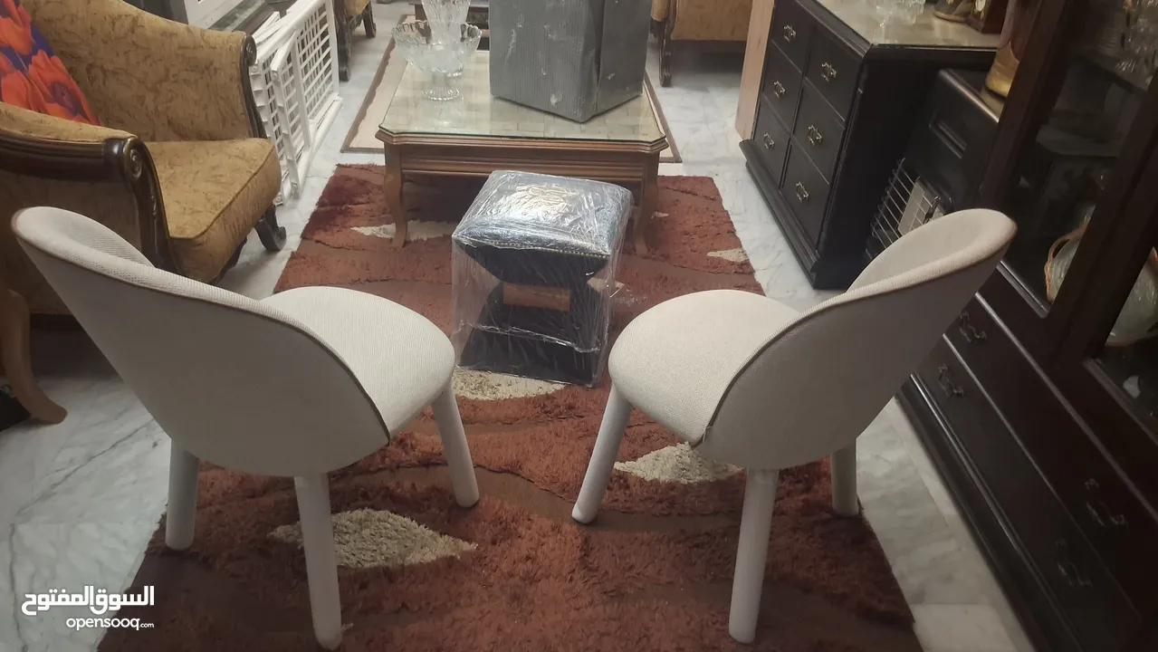 بففات تركية وكراسي اسبانية وتركية (جديدة)  (NEW) KELEBEK/ ACTIU