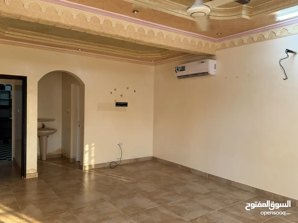 فيلا للايجار في السيب سور ال حديد - Villa For rent in Seeb sur Al Hadid