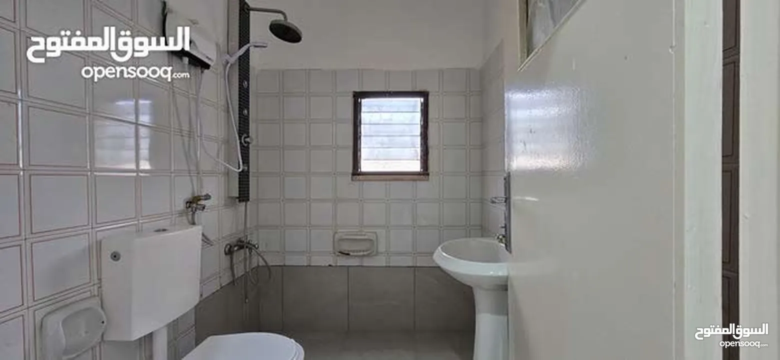 بيت للإيجار