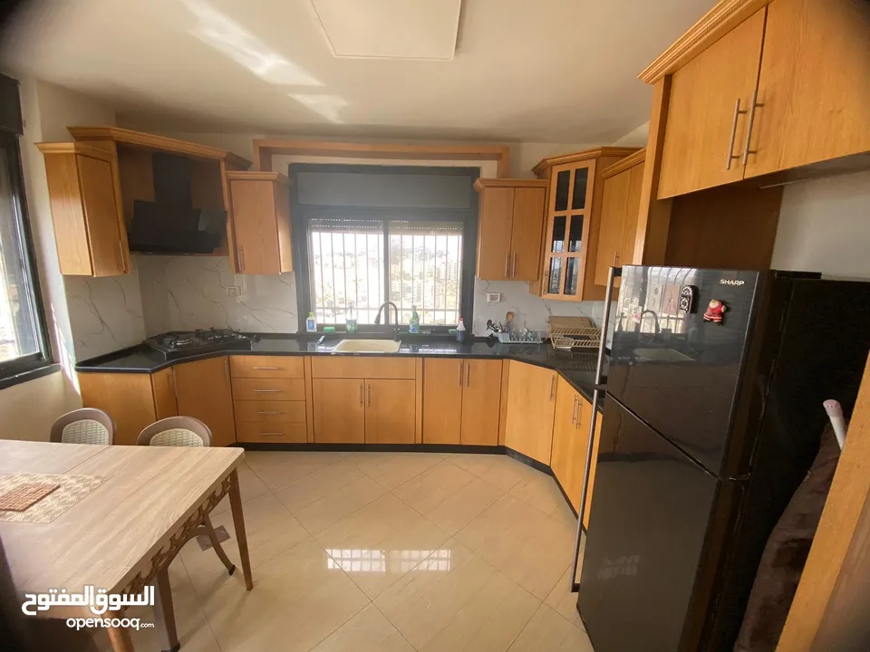 شقة مفروشة في موقع مميز (رام الله / عين مصباح)