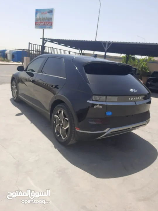 هونداي ايونيك 5 موديل 2023 لون اسود داخل ابيض فل الفل وعداد قليل