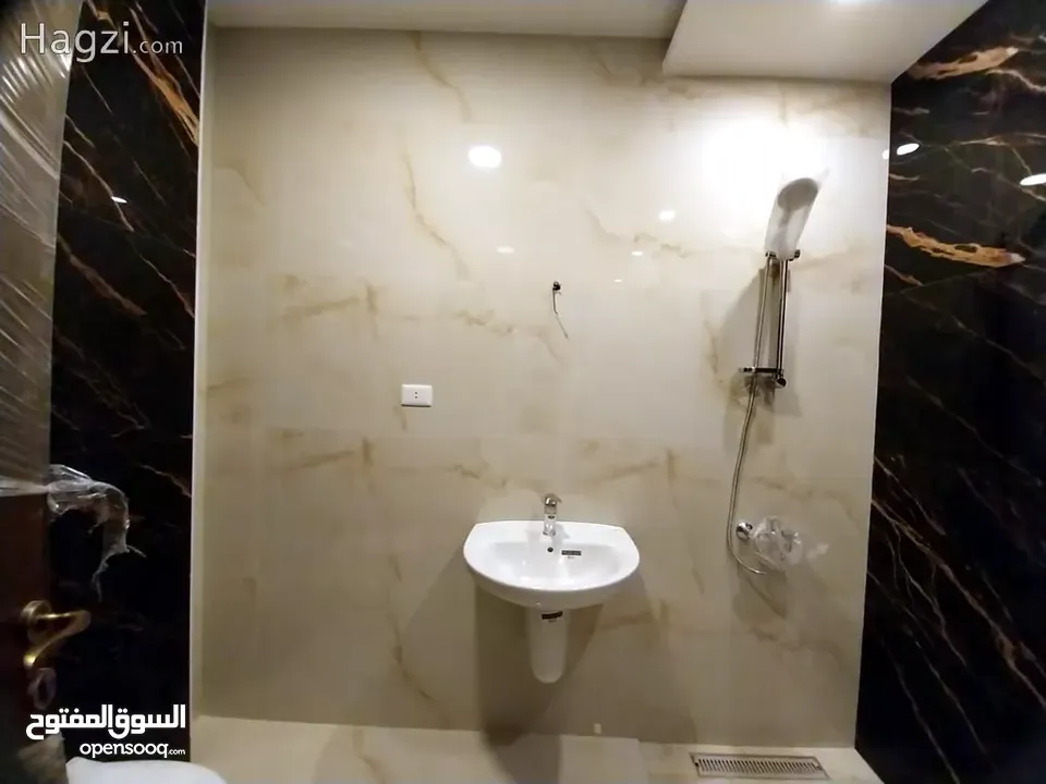 شقة طابق أول للبيع في دير غبار بمساحة 250 متر مربع  ( Property ID : 30731 )