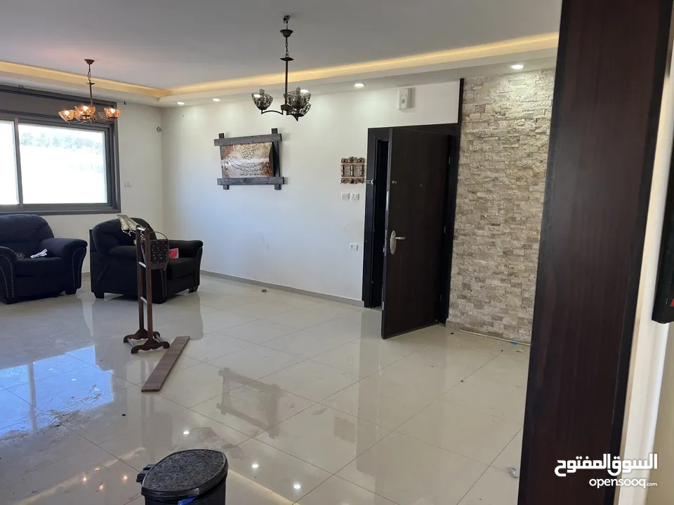 شق مميز ه للبيع في سطح مرحبا