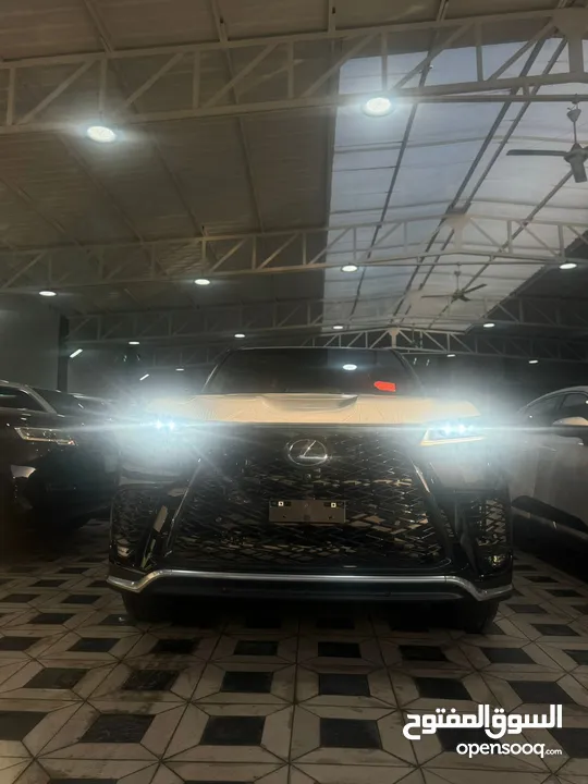 معرض الخليج العربي لتجارة السيارات يقدم لكم لكزس F sport موديل 2023 للبيع
