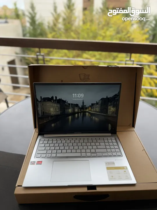 لابتوب asus vivobook مستعمل مرتين مواصفات عالية