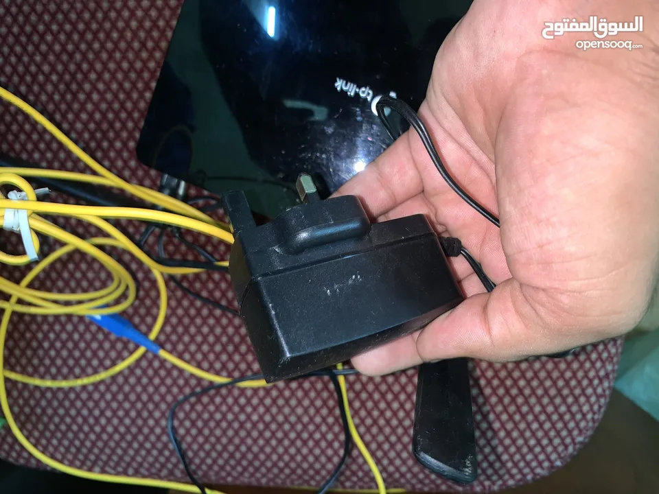 Tp-link wifi router used but in good condition sim wifi