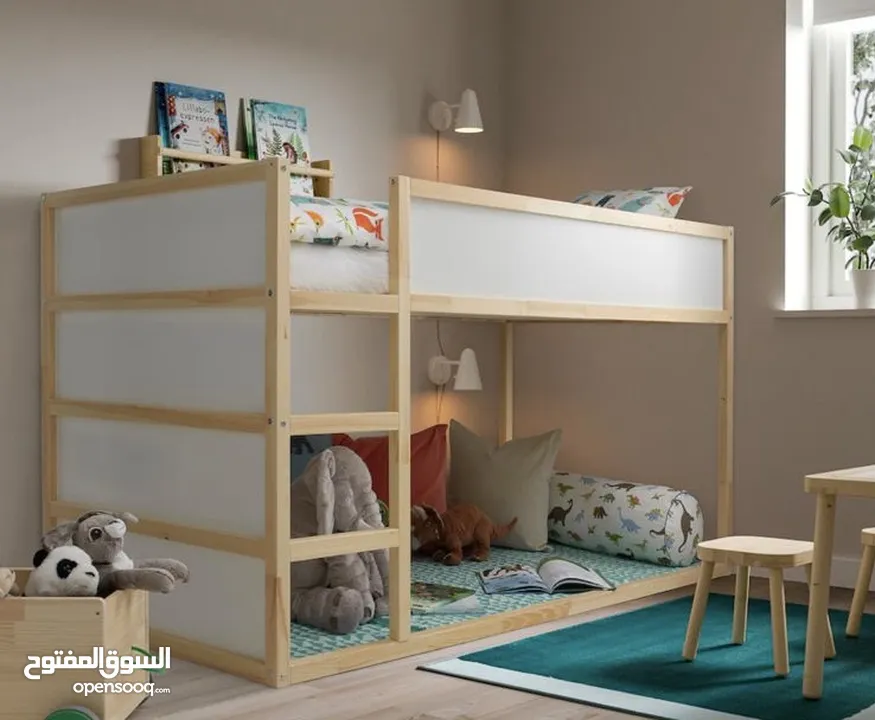 تخت طابقي من ايكيا شبه جديد استخدام خفيف مع فرشة