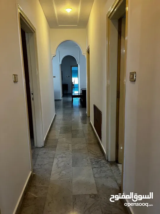 شقه مفروشه في السابع ومجدده