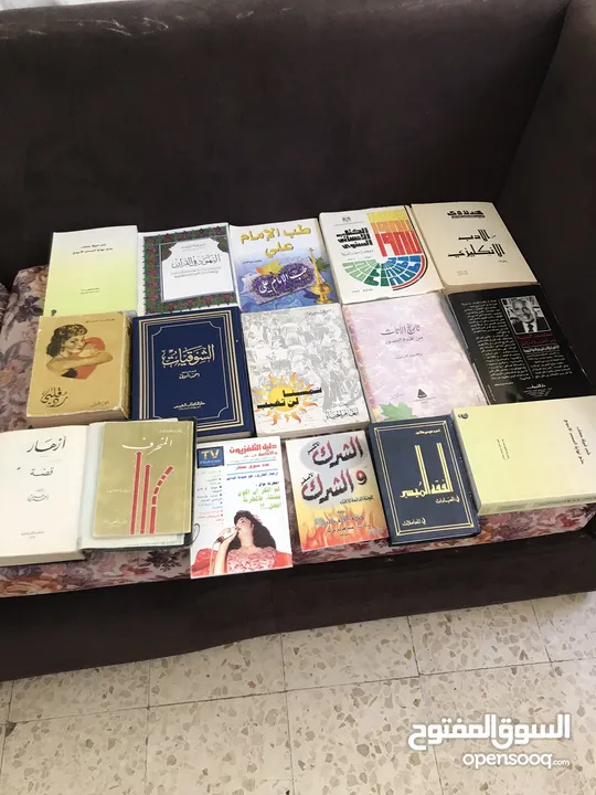 كتب مشكلة قديمة بحالة ممتازة