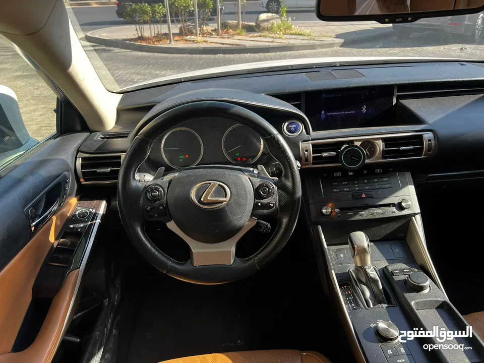 لكزس Lexus IS300h 2016