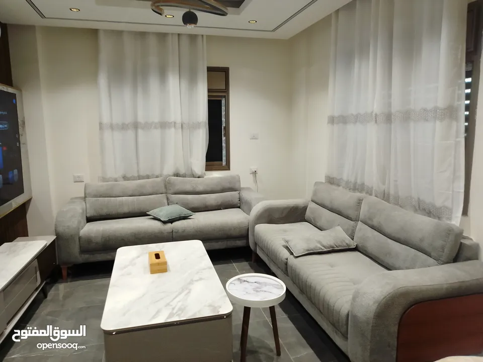 غرفه جلوس وضيوف فخمه من ابو صلاح استخدام شهرين بحاله الوكاله