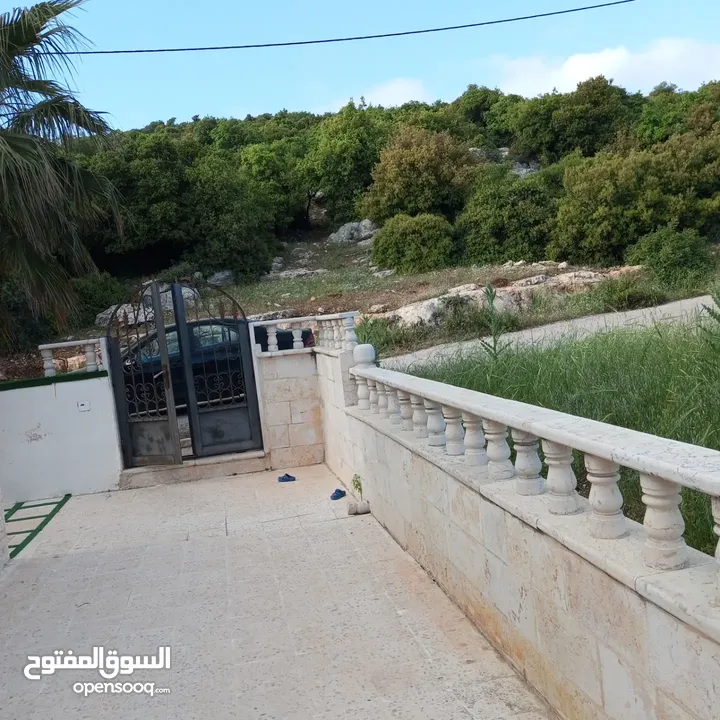 فيلا مستقلة مفروشة للايجار اليومي أو الاسبوعي أو الشهري  مطلة على جبال اشتفينا وعجلون عائلات فقط