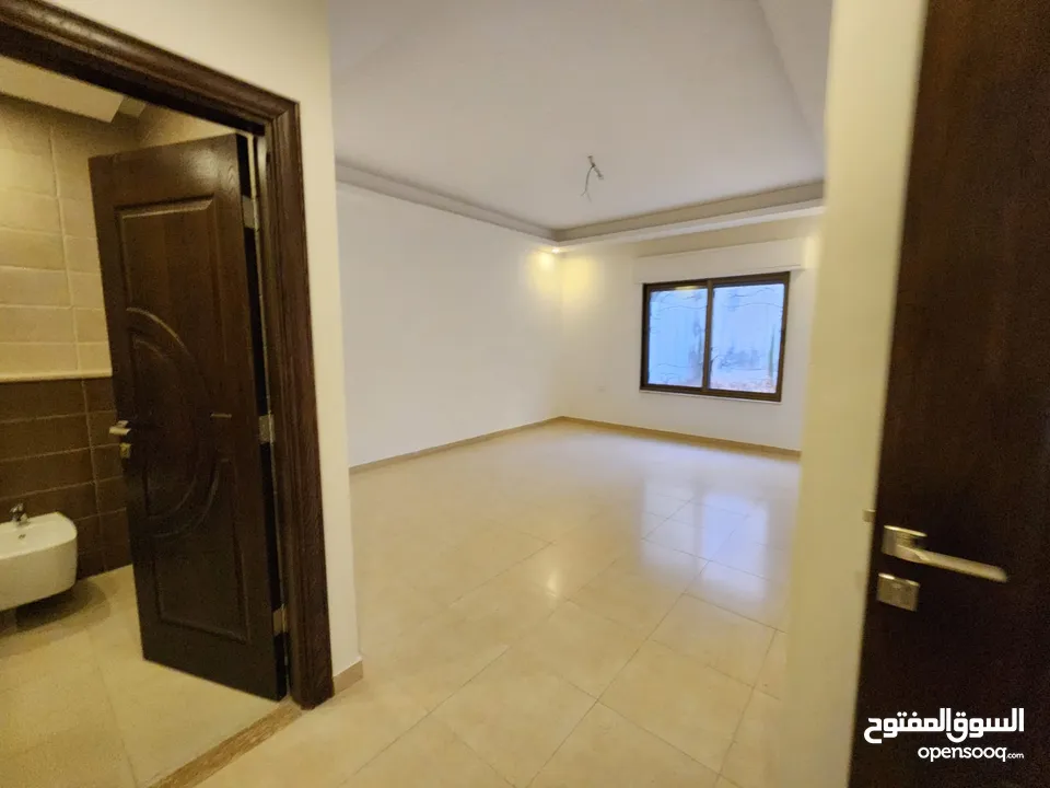 شقة فارغة للبيع في دير غبار  ref : 14242