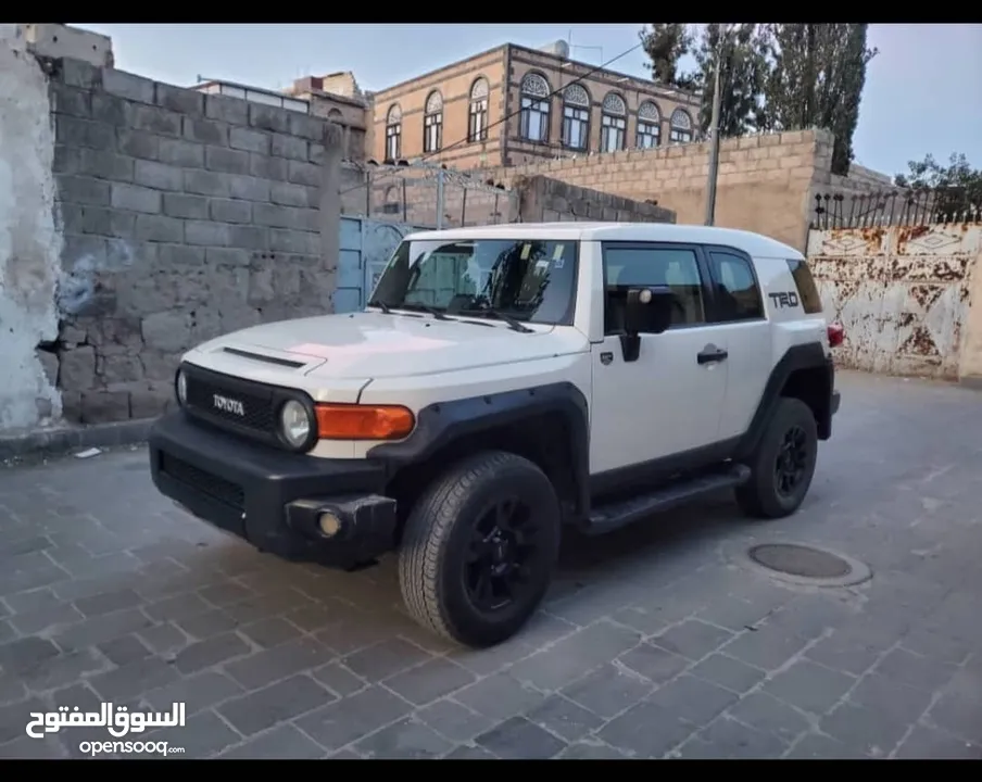 سيارة اف جي سبورت موديل 2015 TRD عبداللطيف جميل 60 عام ‏ ‏Toyota  FJ CRUISER TRD