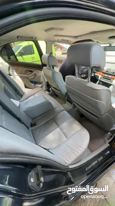 BMW موديل 1999 دب