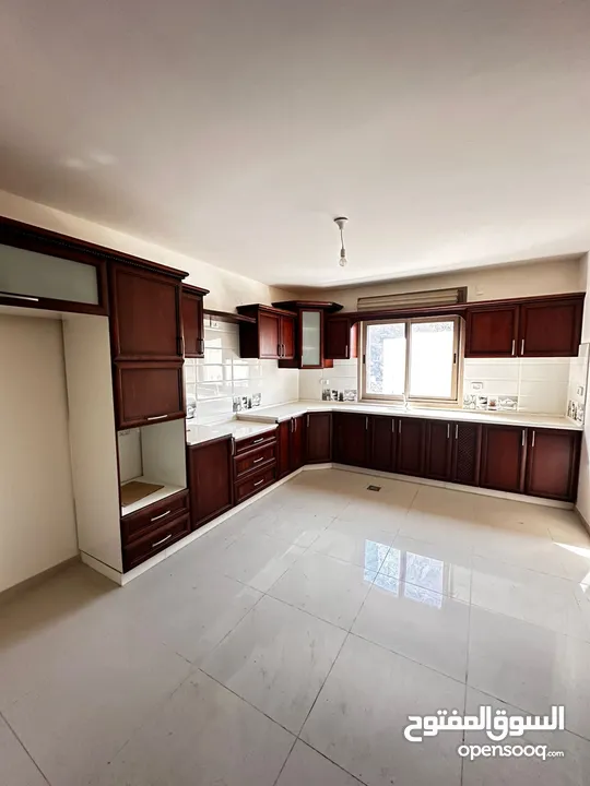 شقه للبيع الطيره بالقرب من مدرسه زياد ابو عين