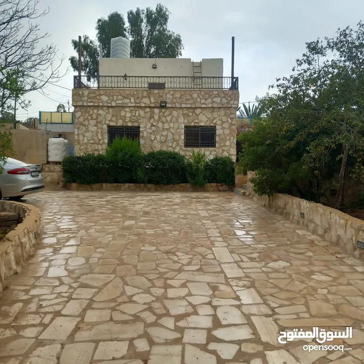 مزرعة للبيع بسعر بموقع مميز وسعر مغري ومواصفات راقية