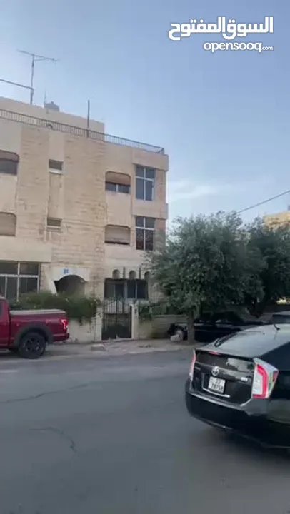 إسكان مميز  للبيع في قلب المدينه الرياضية بجانب مسجد زكي ابو عيد شارع ابن زريق