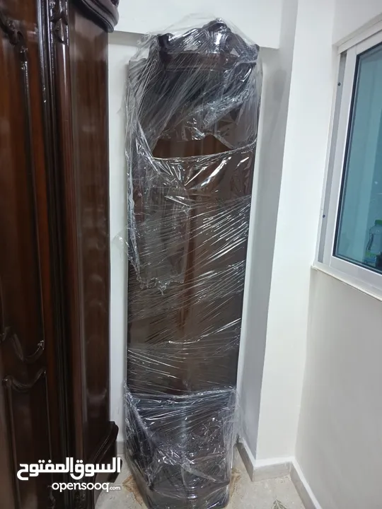 غرفة نوم ماستر XL لقطه خشب زان وقشرة بلوط بحالة الوكالة موجوده في السلط