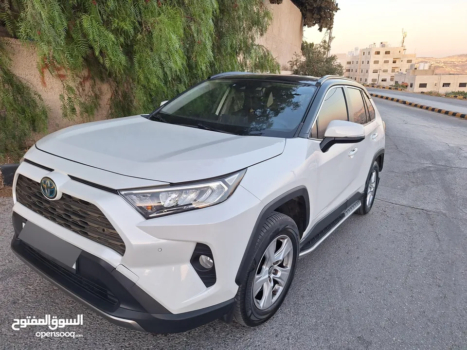 تويوتا راف فور 2019 LE بحاله الوكاله بسعر مناسب