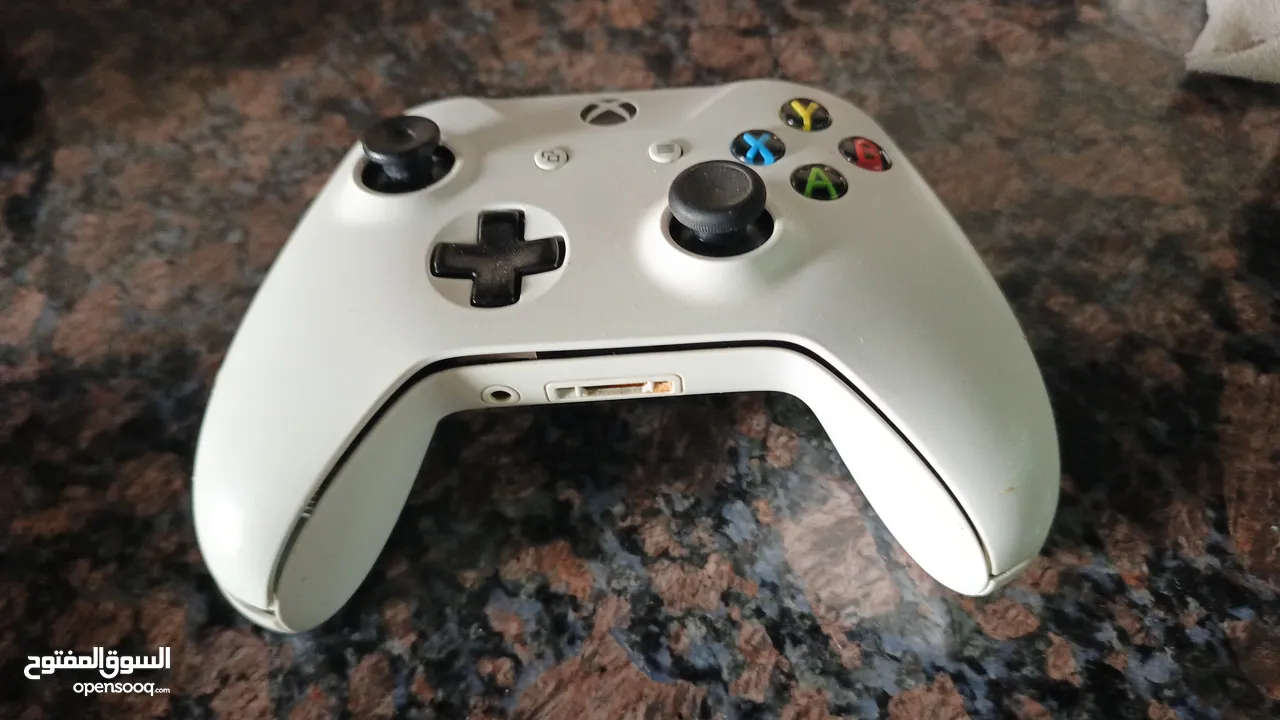 Xbox One S• مستعمل بحالة ممتازة