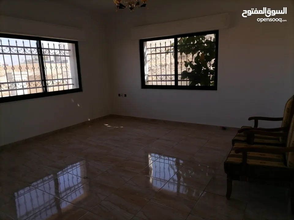 قطعة ارض مقام عليها بناء مميز -للبيع -بدران
