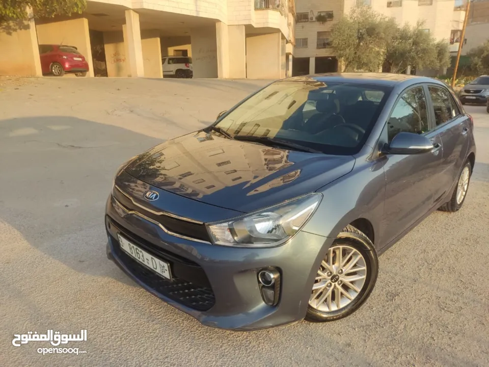 كيا ريو 2020 عداد 60 الف فقط مع فتحة سقف