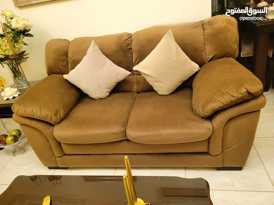 للبيع طقم كنب دب فاخر بسعر مغري