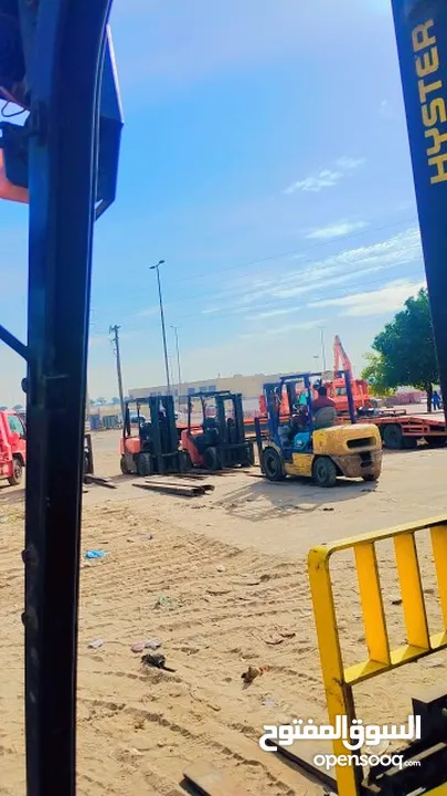 Forklift and towing service for rent