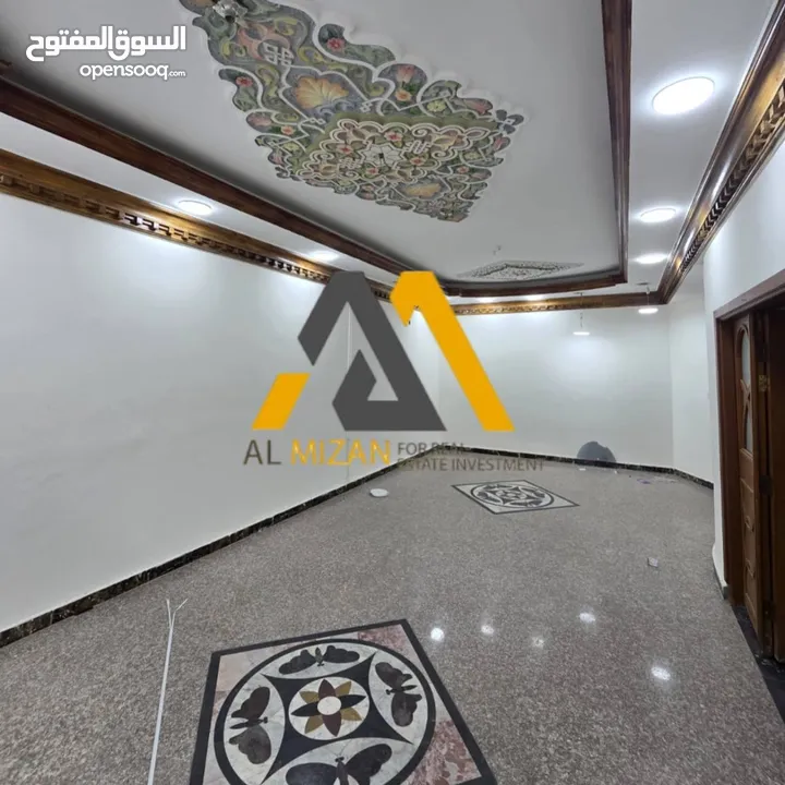 منزل تجاري في حي صنعاء للايجار المساحة 300 متر يلائم اصحاب الشركات وكافة الانشطة التجارية