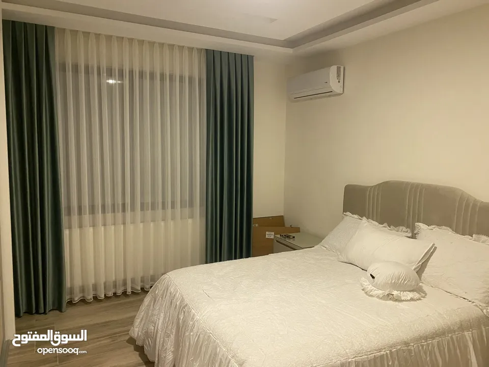 البيت الوردي للستائر والمفروشات