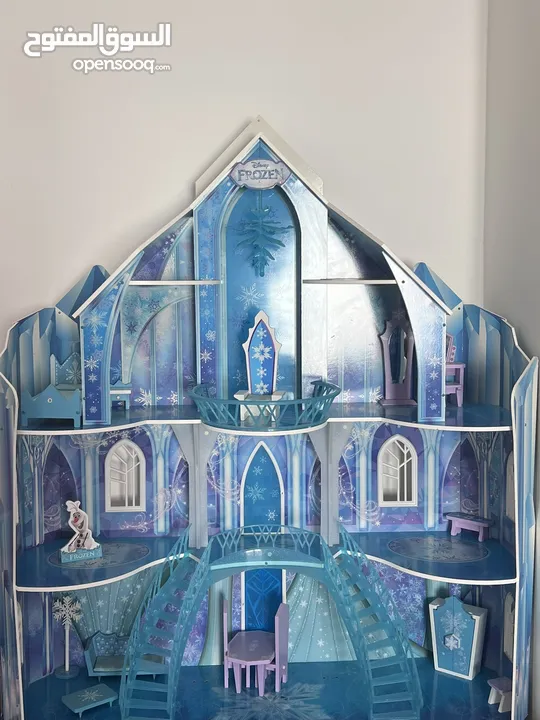 Elsa castle big size with furniture great for Elsa lovers and kids under eleven