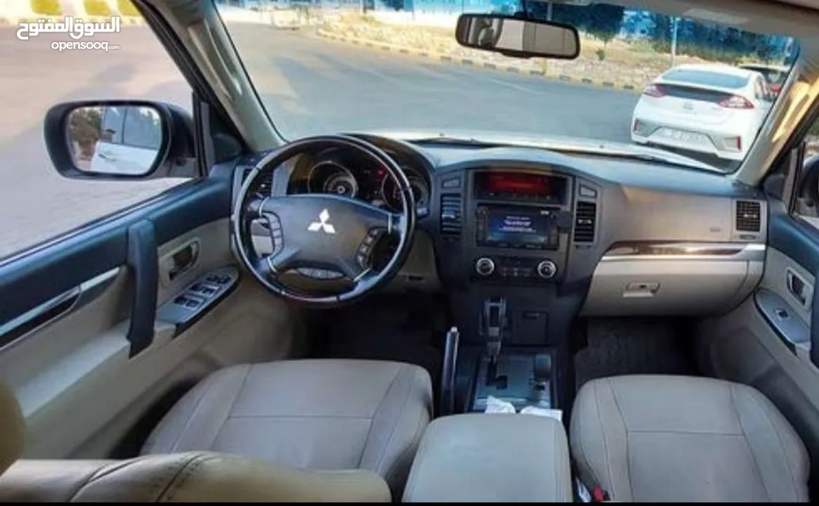 Mitsubishi pajero 3.8L 2014