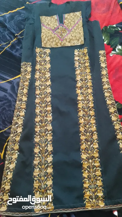 ثياب تطريز يدوي