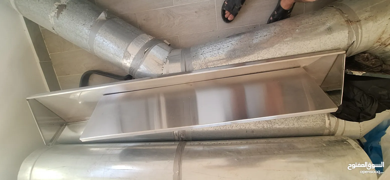 عده مطعم للبيع بالكامل وليس بالتجزئه