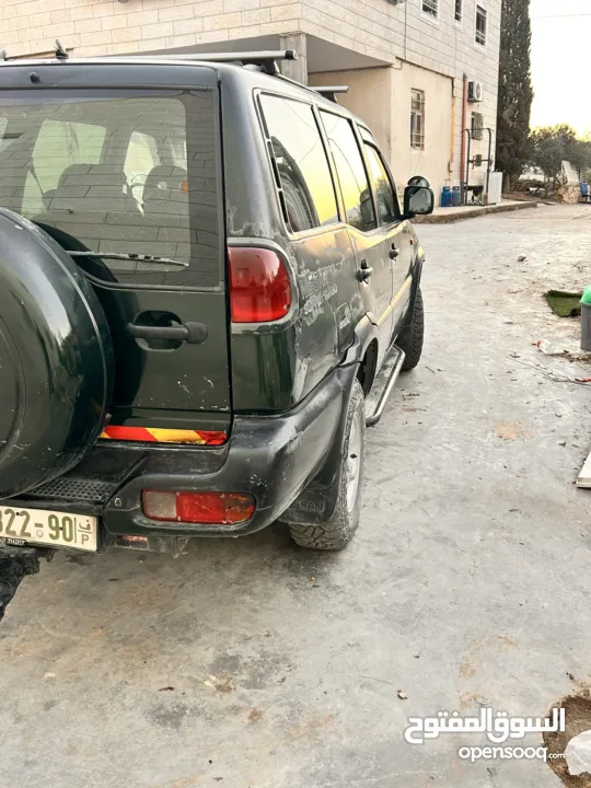 نيسان موديل 2000