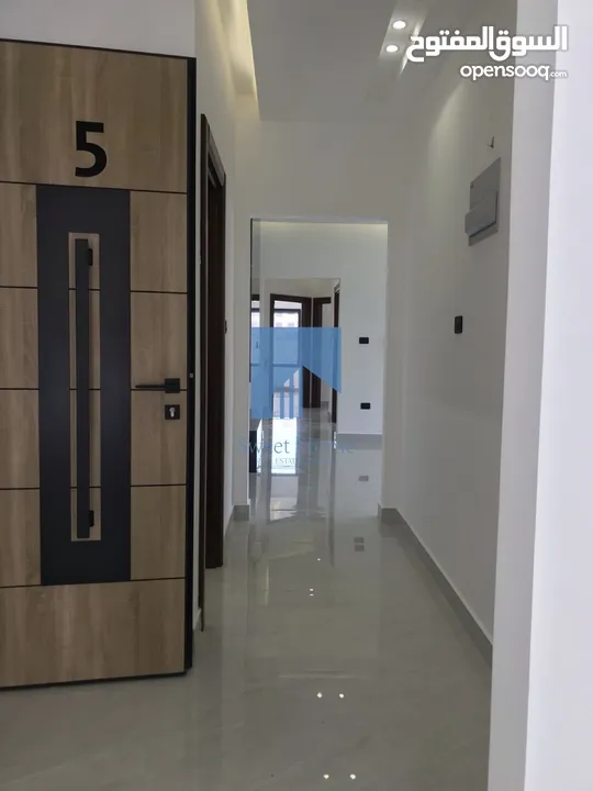 شقة أرضية فاخرة للبيع في الكرسي - خلف إدارة السير 165م مع ترس 30م تشطيب سوبر ديلوكس لم تسكن