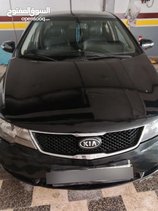 بسعر 8000 قابل للتفاوض  kia forti 2010 مستعمل للبيع