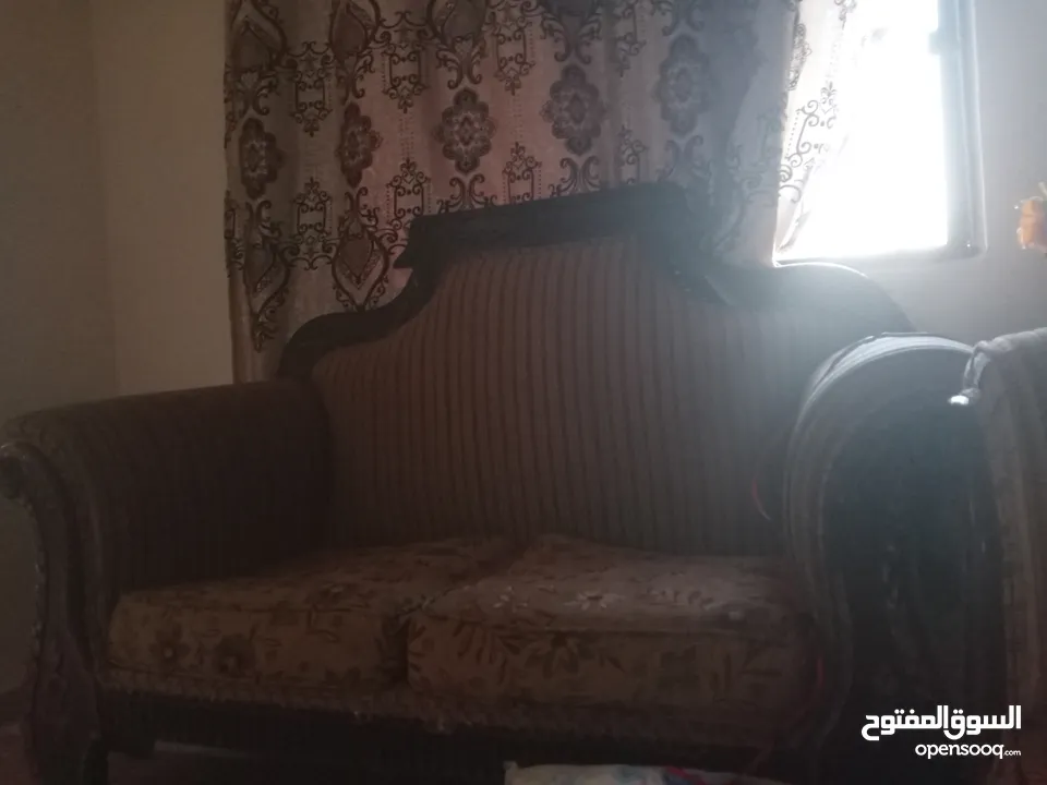 طقم كنب 7مقاعد خشب زان للبيع او للبدل على جنابي