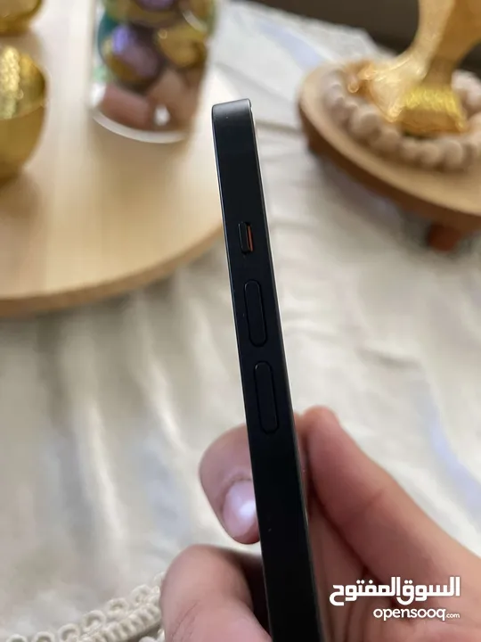 آيفون 13 عادي 128G  بطاريه 82 بحاله الوكاله