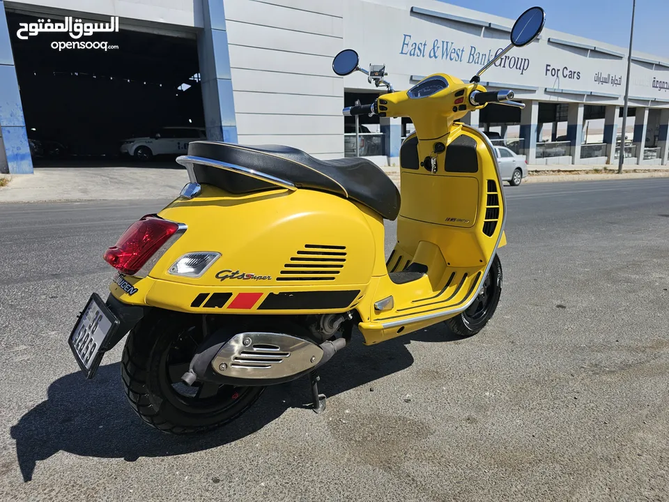 فيسبا GTS SUPER 2018 300cc  كفاله سنه بسعر مغري