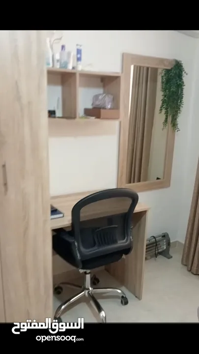 استوديو مفروش للايجار-شارع الجامعة الاردنية  مقابل البوابة الرئيسية خلف ماكدونالدز للطلاب فقط
