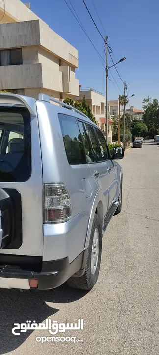 متسوبيشي باجيرو محدثه بحاله جيده جدا بسعر مغري (للبيع المستعجل)