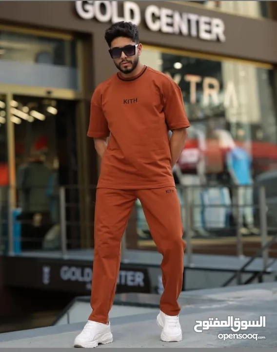 ملابس عصريه