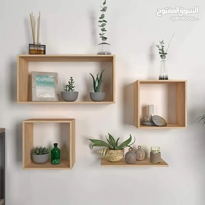 رفوف خشب شاشه ومطبخ وحمام وديكور حائط وستاند مكياج وجلاتين وغيره