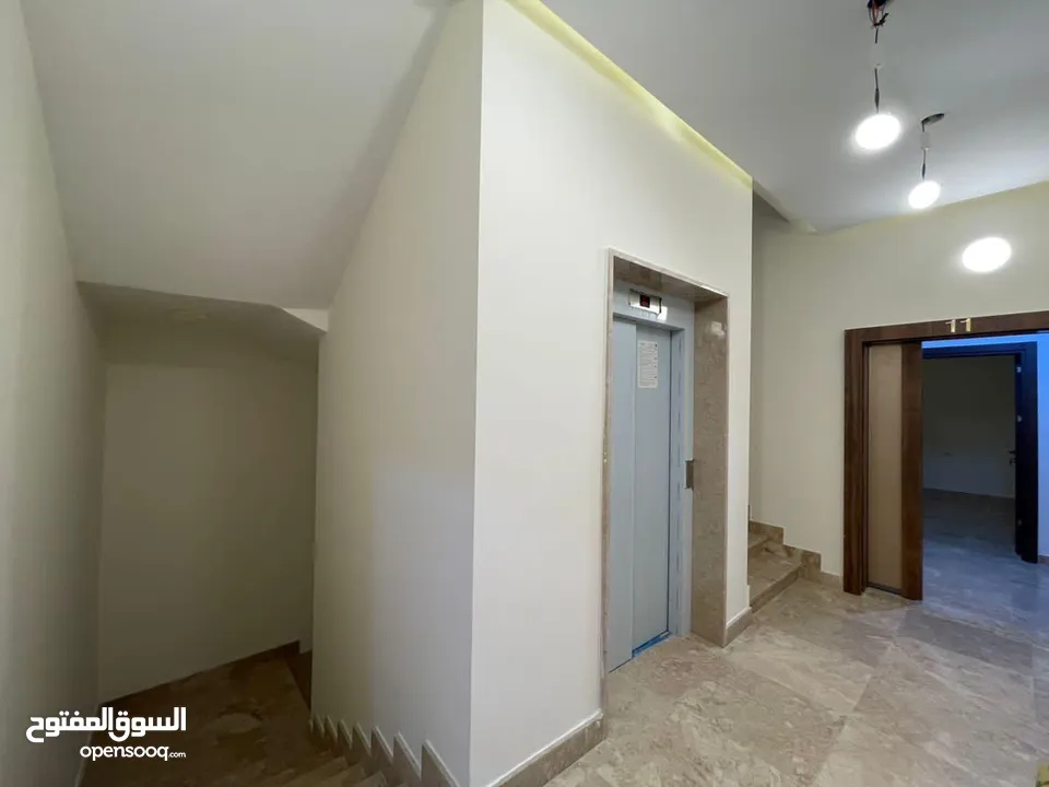 شقة في زاوية الدهماني خلف شيل الفوانيس 3 حجرات وصالون و 3 حمامات ومطبخ للبيع