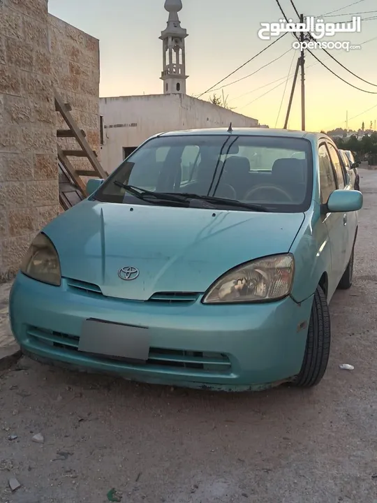 سياره بريوس 2001 خالي قص قلبان 3500 قابل للتفاوض بشي بسيط  السياره دهان الوكاله وترخيص طويل 4فردات و