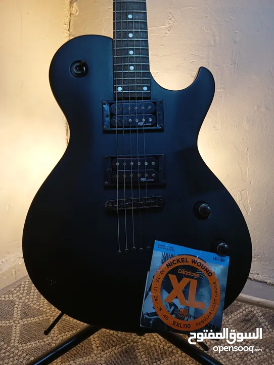 elektro gitar   جيتار كهربائي  نوع  Sgr by Schecter
