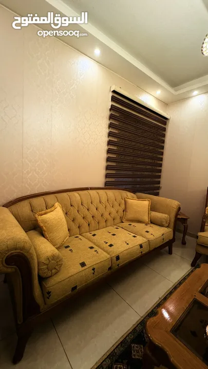 اثاث غرفة ضيوف او معيشة صالون عائلة